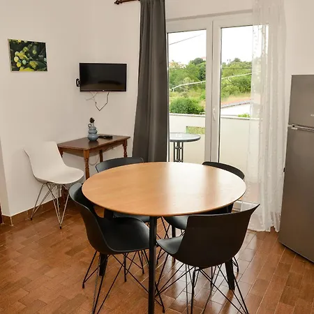 Lonic Διαμέρισμα Kukljica