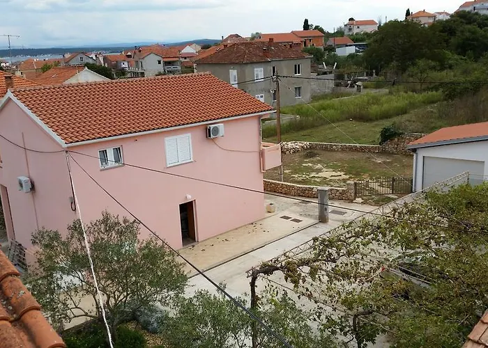 Lonic Apartment
