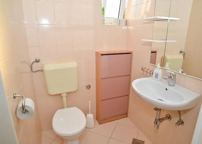 Lonic Apartment *