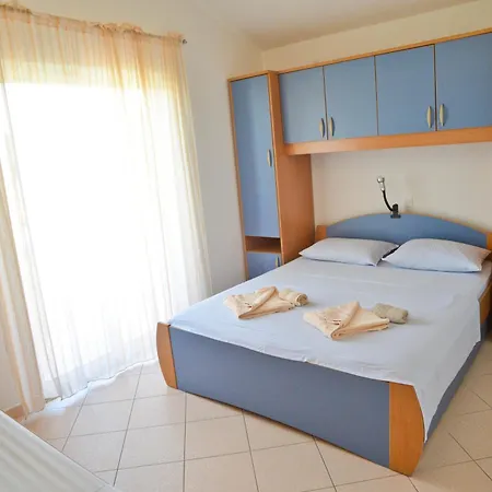 Lonic Apartment