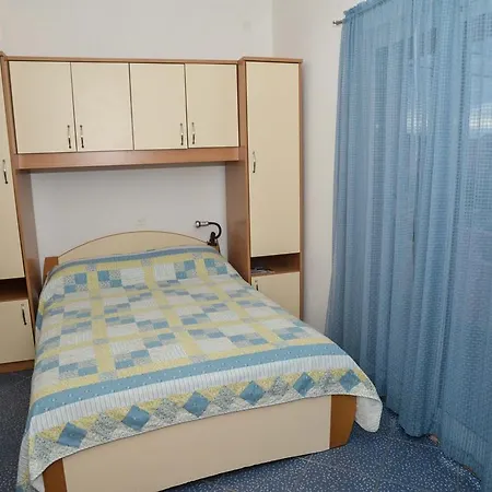 Apartment Lonic Kukljica