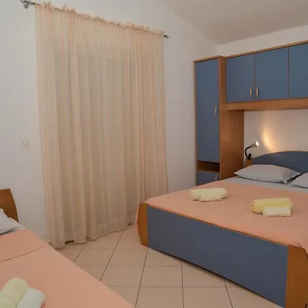 Apartment Lonic Kukljica