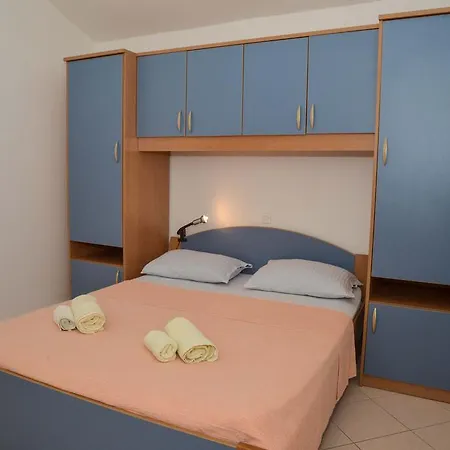 Lonic Apartment