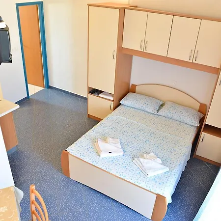 Apartment Lonic Kukljica