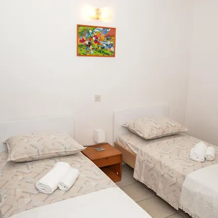 Lonic Apartment
