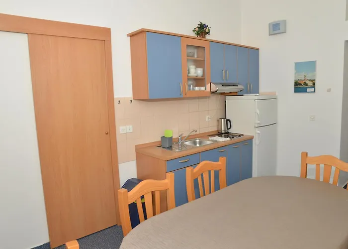 Lonic شقة تشوكييتزا