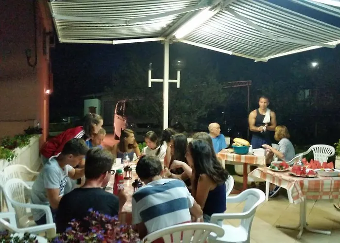 Lonic شقة تشوكييتزا