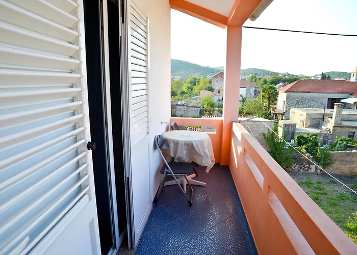 Lonic شقة تشوكييتزا